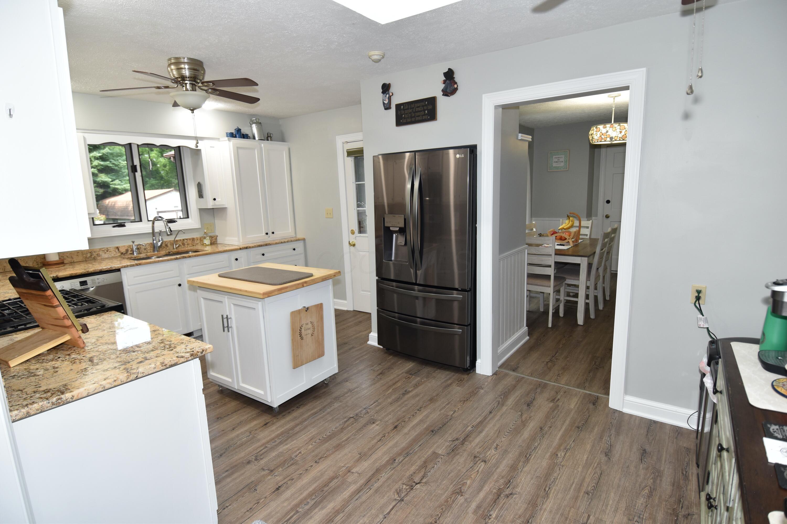 15 Tow Path Road Granville, OH 43023 - Photo 23 of 79 Kitchen Attached to Dining