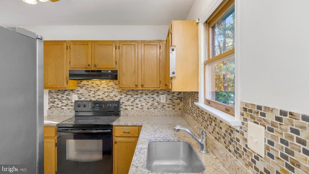 17506 Vip Jon Road Ruther Glen, VA 22580 - Photo 2 of 23 Gallery Image 2