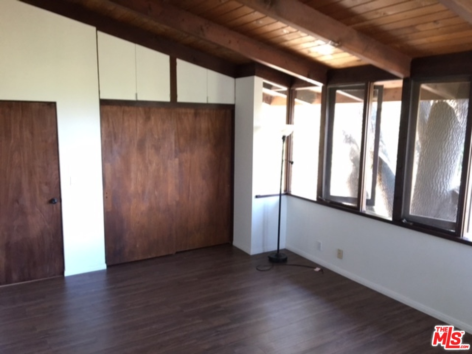 20970 Entrada Road Topanga, CA 90290 - Photo 14 of 16 Gallery Image 14