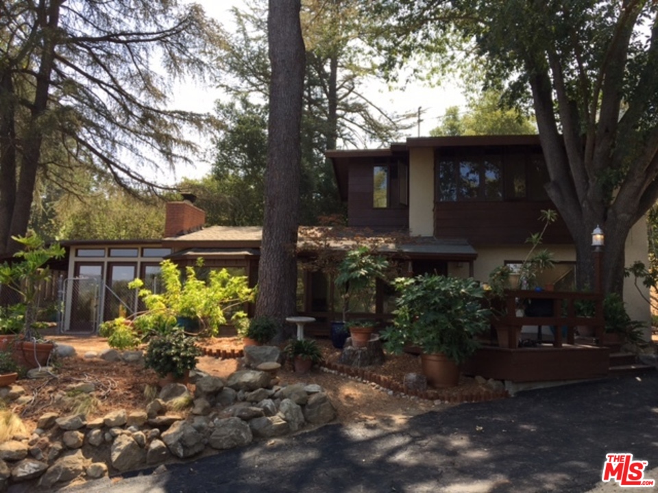 20970 Entrada Road Topanga, CA 90290 - Photo 3 of 16 Gallery Image 3