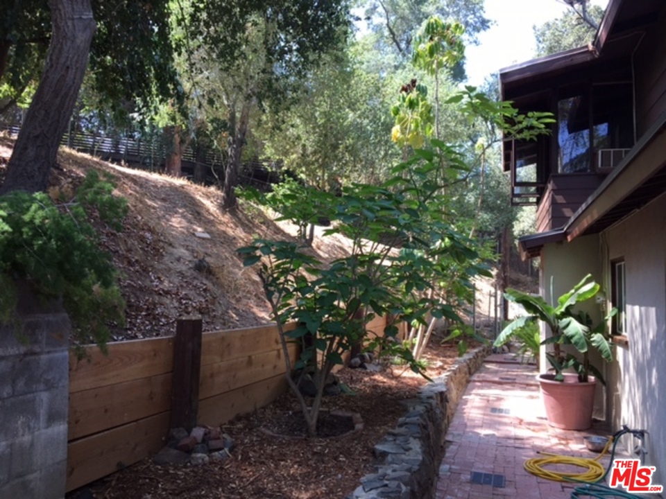 20970 Entrada Road Topanga, CA 90290 - Photo 6 of 16 Gallery Image 6