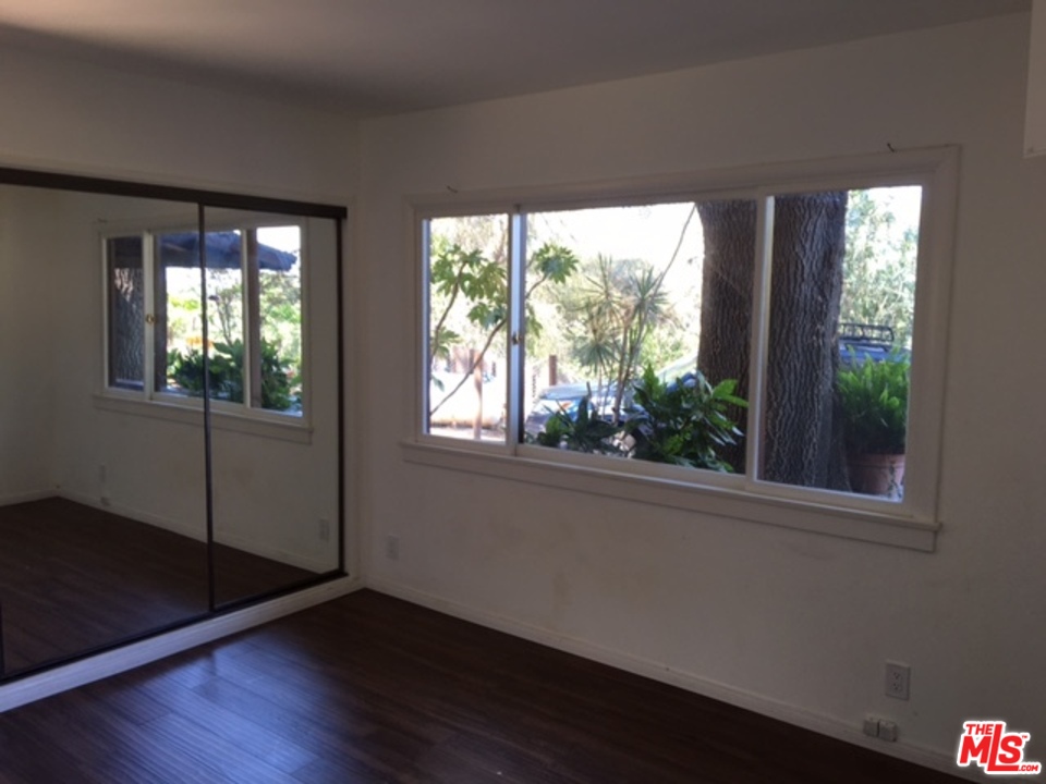 20970 Entrada Road Topanga, CA 90290 - Photo 8 of 16 Gallery Image 8