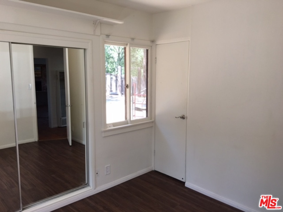 20970 Entrada Road Topanga, CA 90290 - Photo 9 of 16 Gallery Image 9