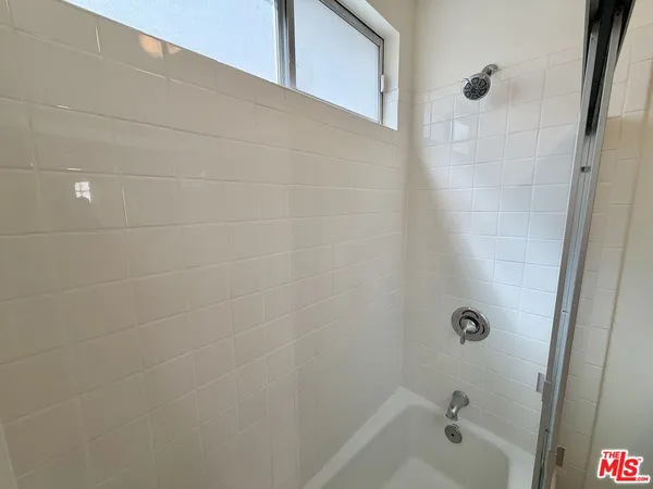 $2,500 | 11727 Mayfield Avenue, Unit 2, Los Angeles, CA 90049