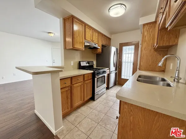 $2,500 | 11727 Mayfield Avenue, Unit 2, Los Angeles, CA 90049