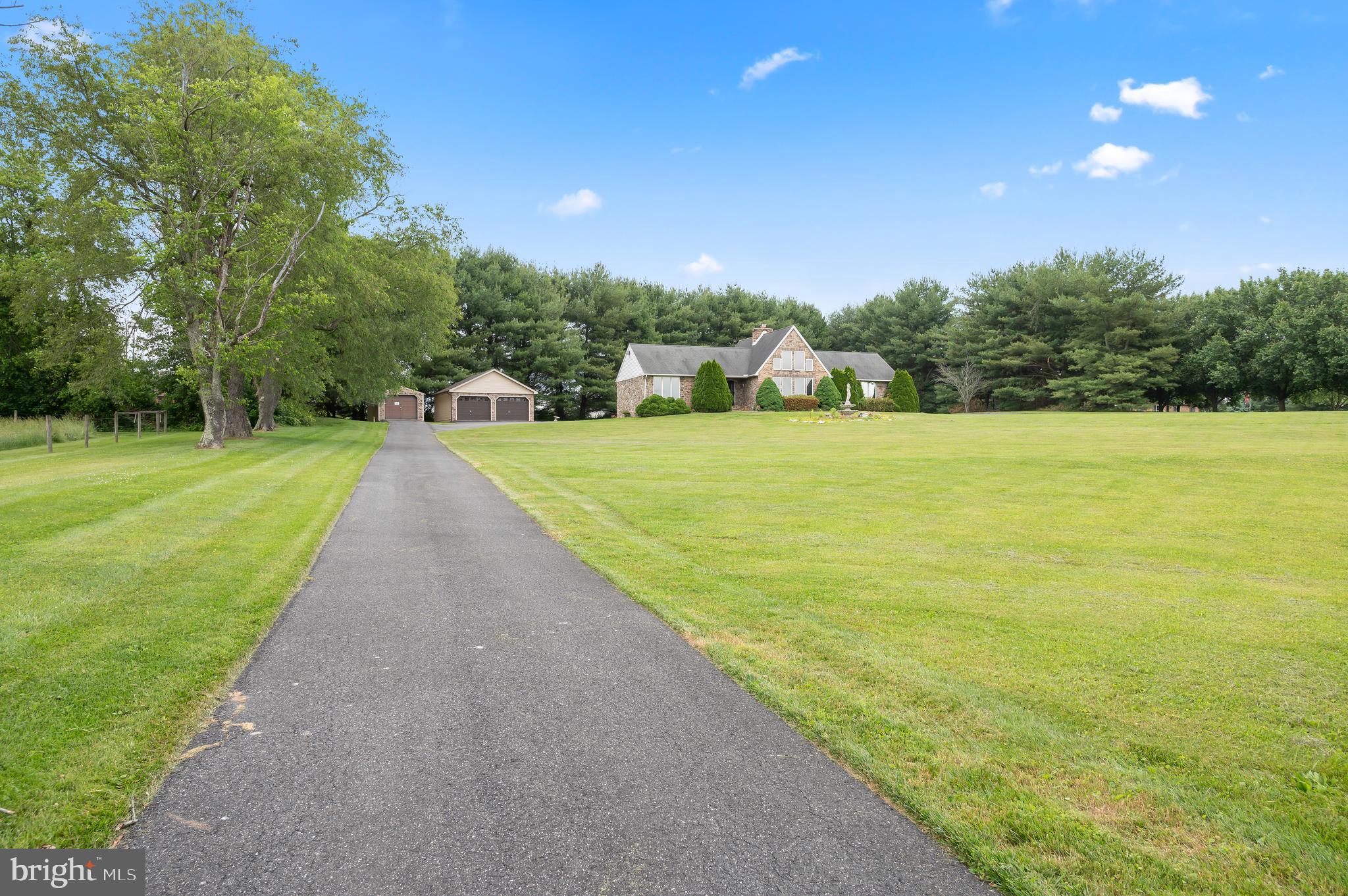 4233 Graceton Road Pylesville, MD 21132 - Photo 11 of 73 Long private driveway