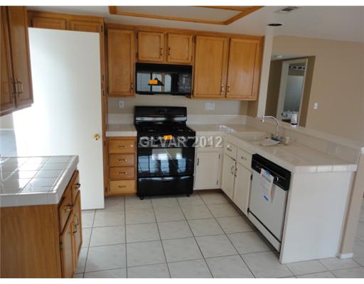 1661 Heather Ridge Road North Las Vegas, NV 89031 - Photo 3 of 10 Kitchen.