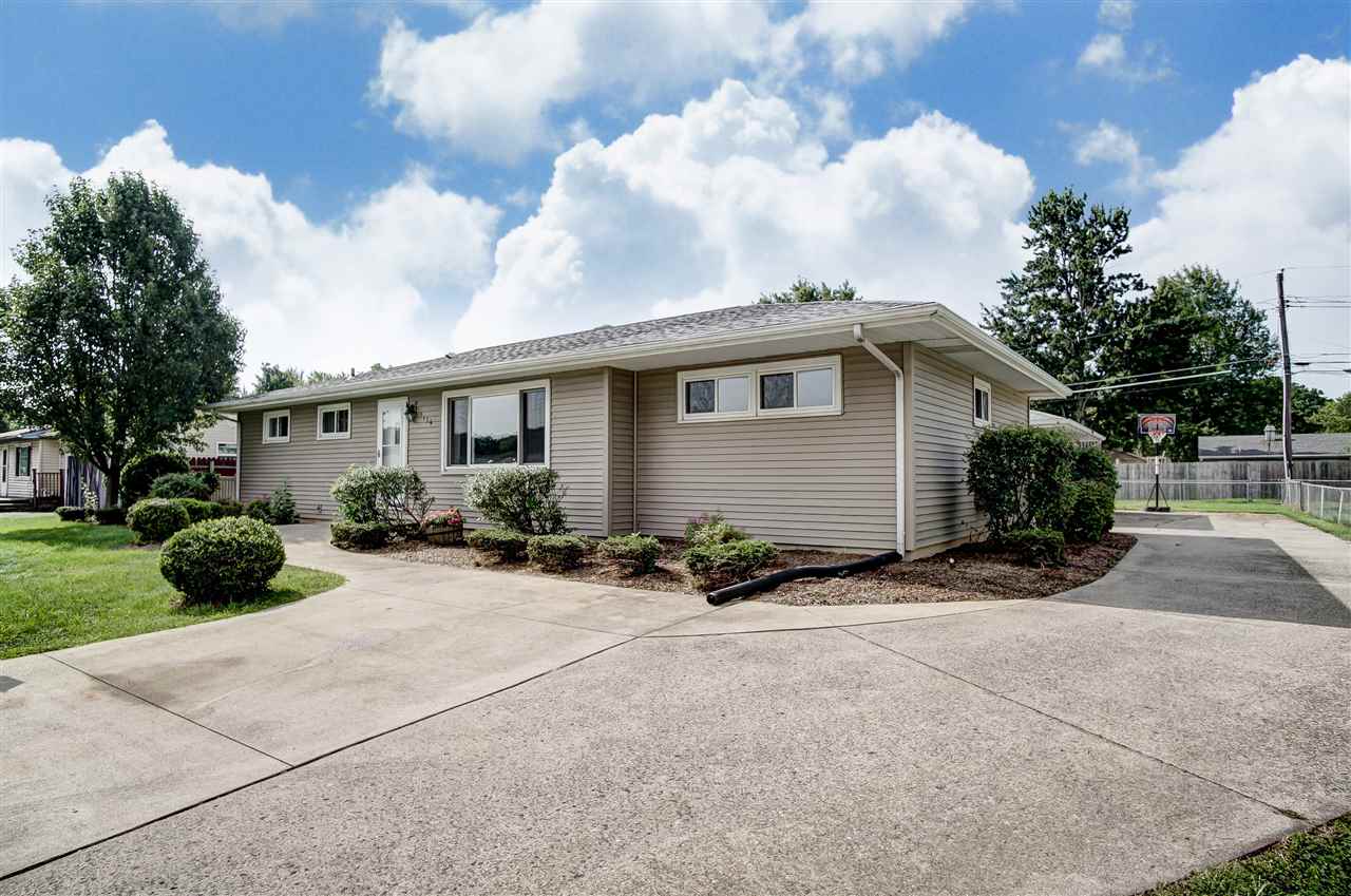 5134 Ann Hackley Road Fort Wayne, IN 46835 - Photo 2 of 27 Gallery Image 2