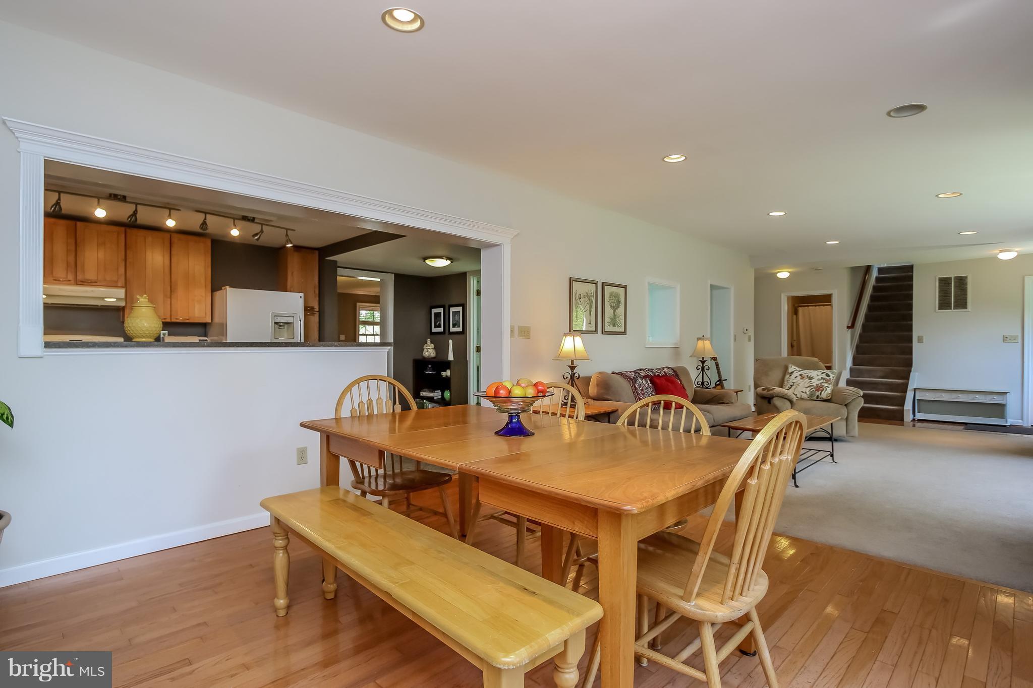 9200 Gue Road Damascus, MD 20872 - Photo 11 of 30 Family Room