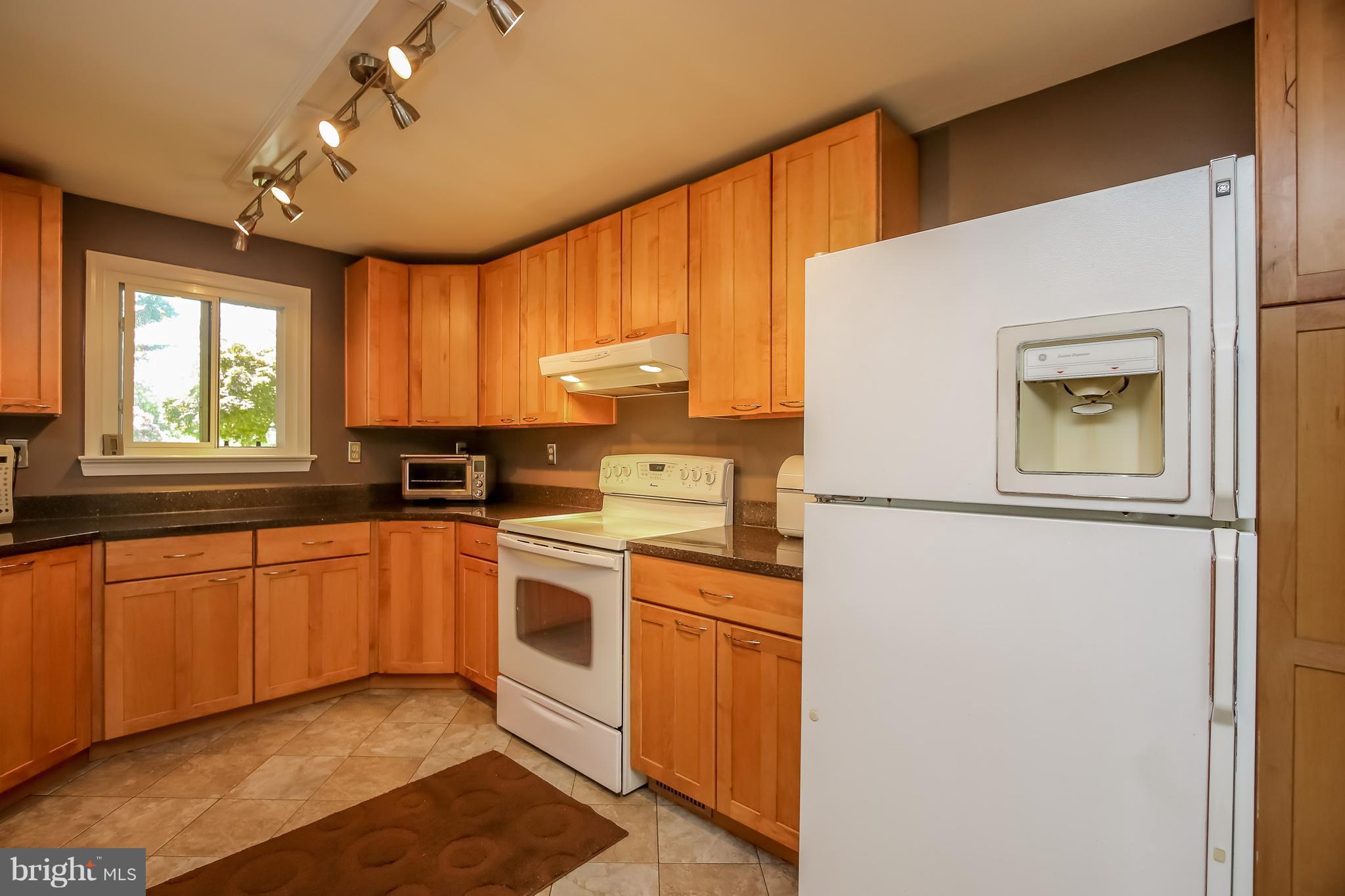 9200 Gue Road Damascus, MD 20872 - Photo 6 of 30 Kitchen