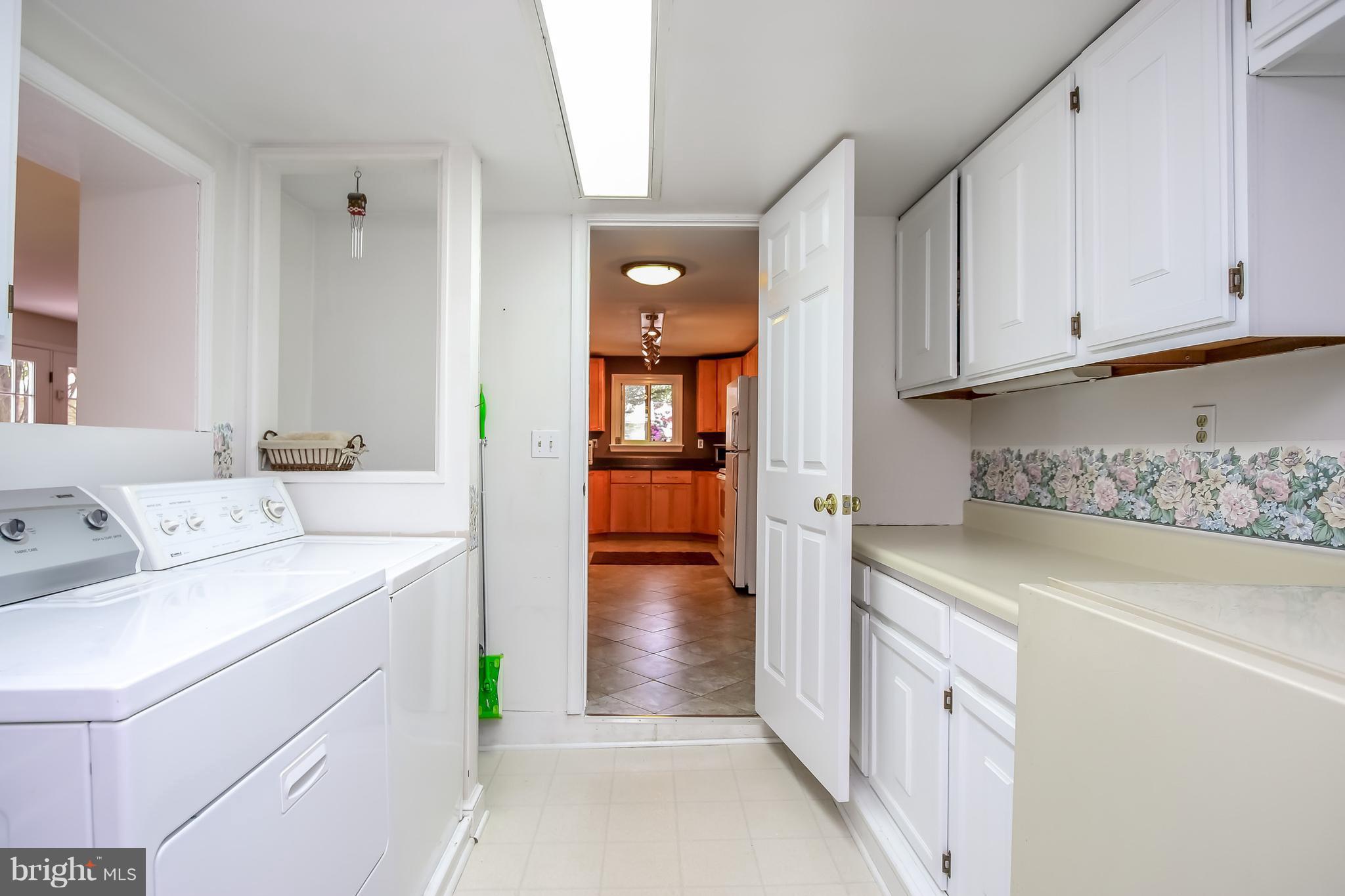 9200 Gue Road Damascus, MD 20872 - Photo 8 of 30 Laundry room