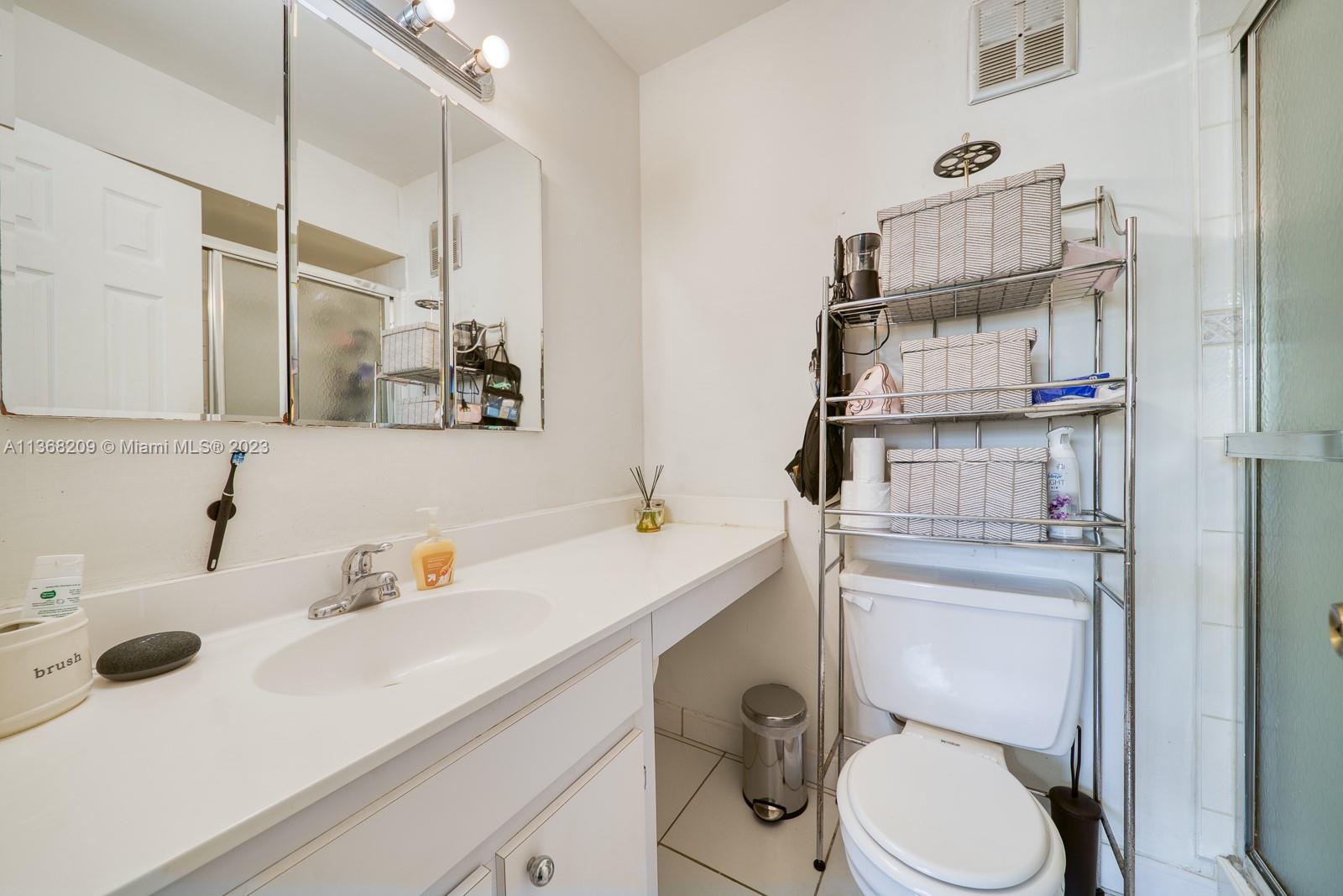 10737 Southwest 113th Place, Unit D106 Miami, FL 33176 - Photo 17 of 55
