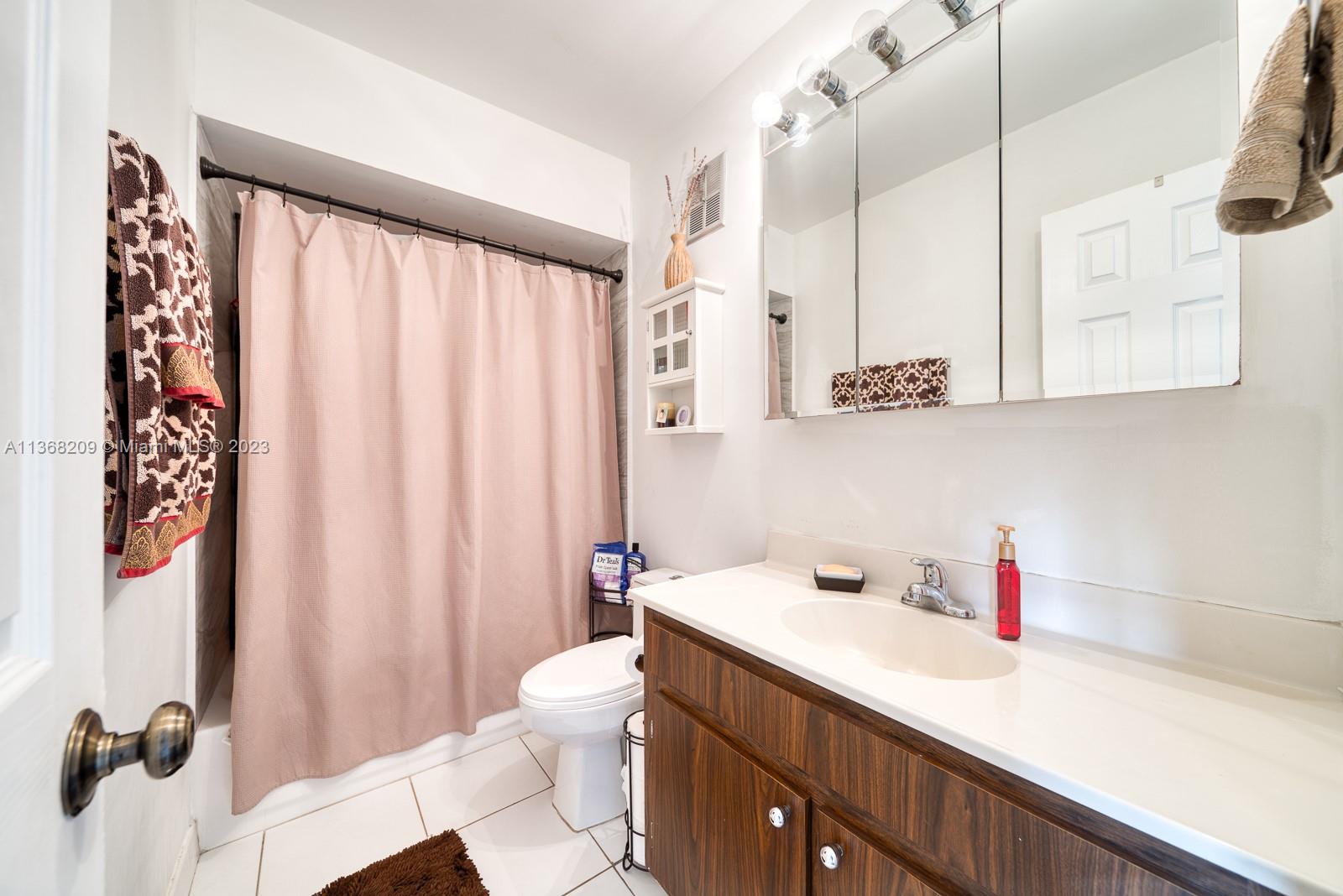 10737 Southwest 113th Place, Unit D106 Miami, FL 33176 - Photo 25 of 55