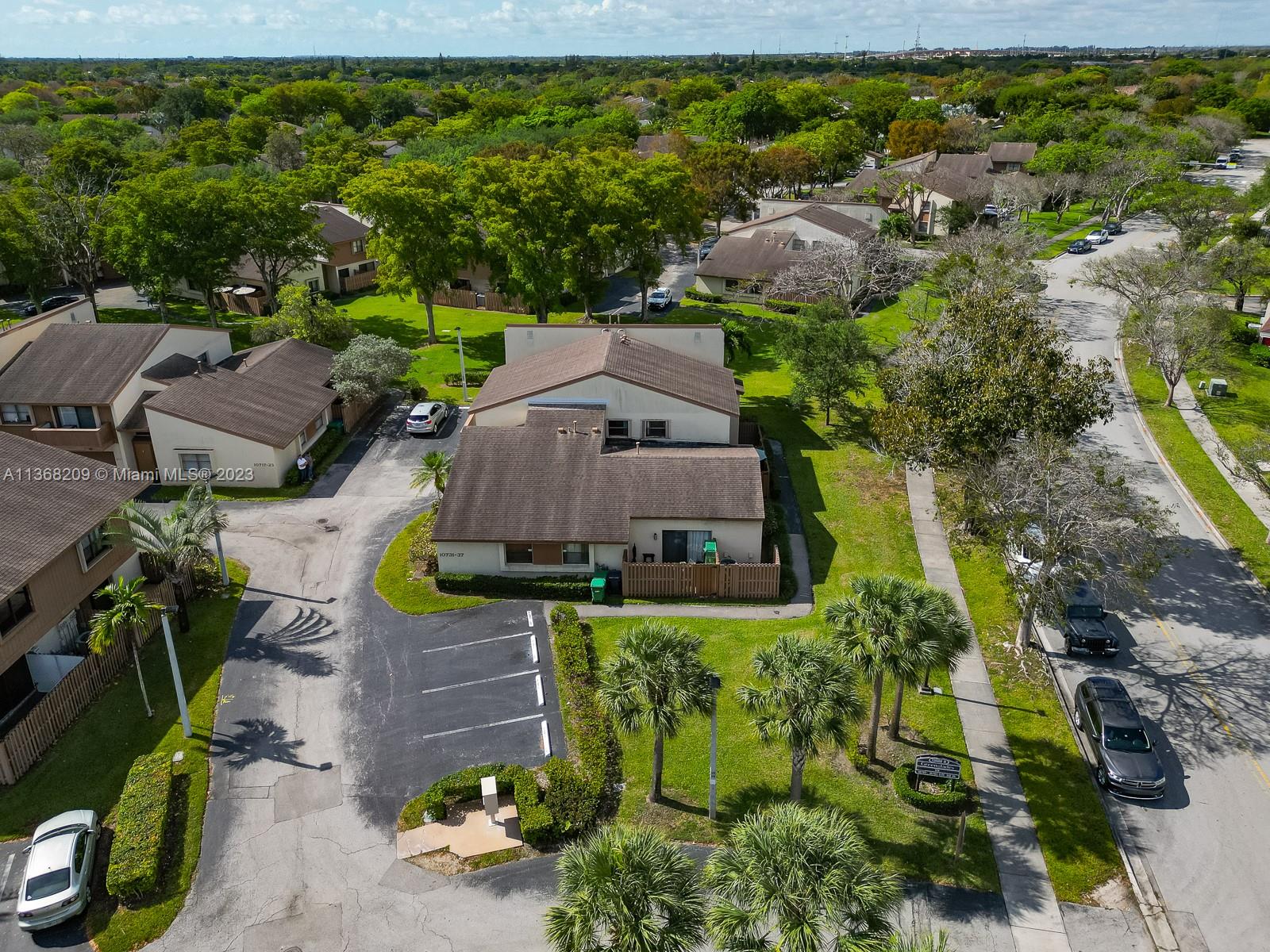 10737 Southwest 113th Place, Unit D106 Miami, FL 33176 - Photo 43 of 55