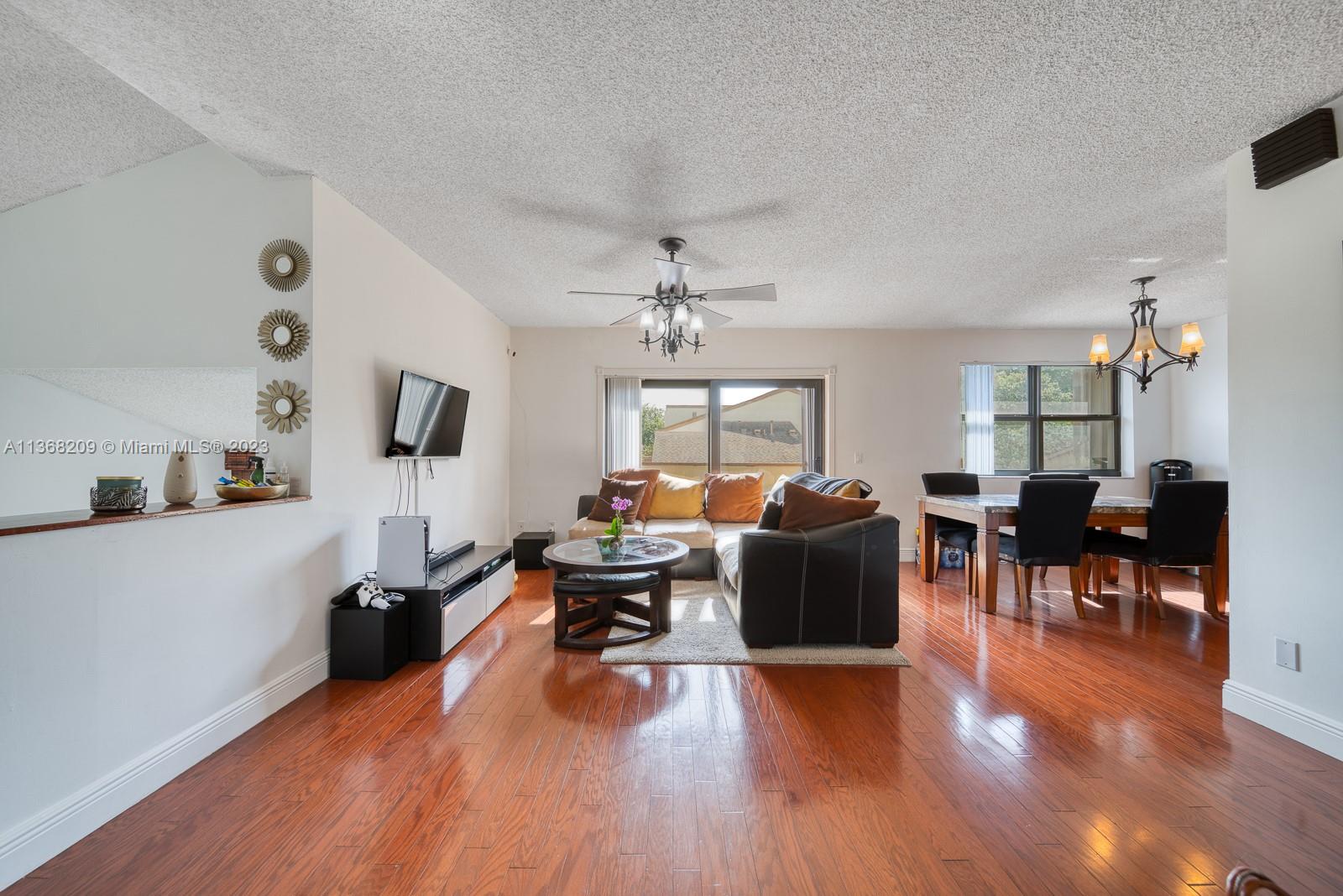 10737 Southwest 113th Place, Unit D106 Miami, FL 33176 - Photo 6 of 55