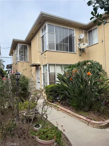 $1,995 | 235 Belmont Avenue, Unit 6, Long Beach, CA 90803