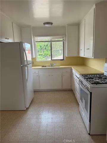 $1,995 | 235 Belmont Avenue, Unit 6, Long Beach, CA 90803