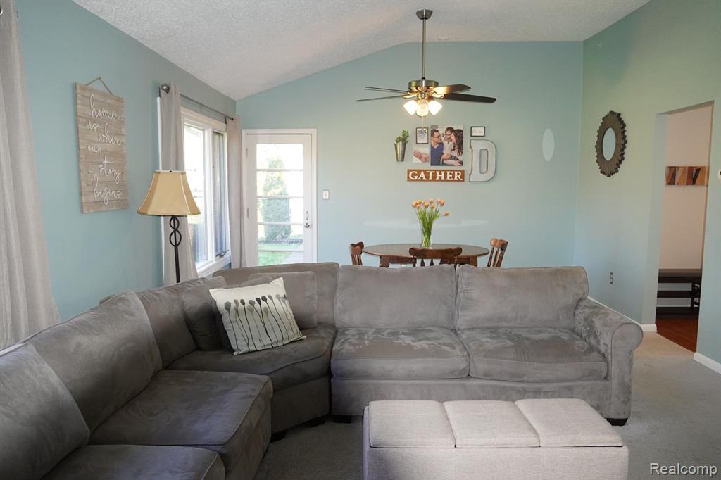 6933 Dublin Fair Road Troy, MI 48098 - Photo 4 of 34
