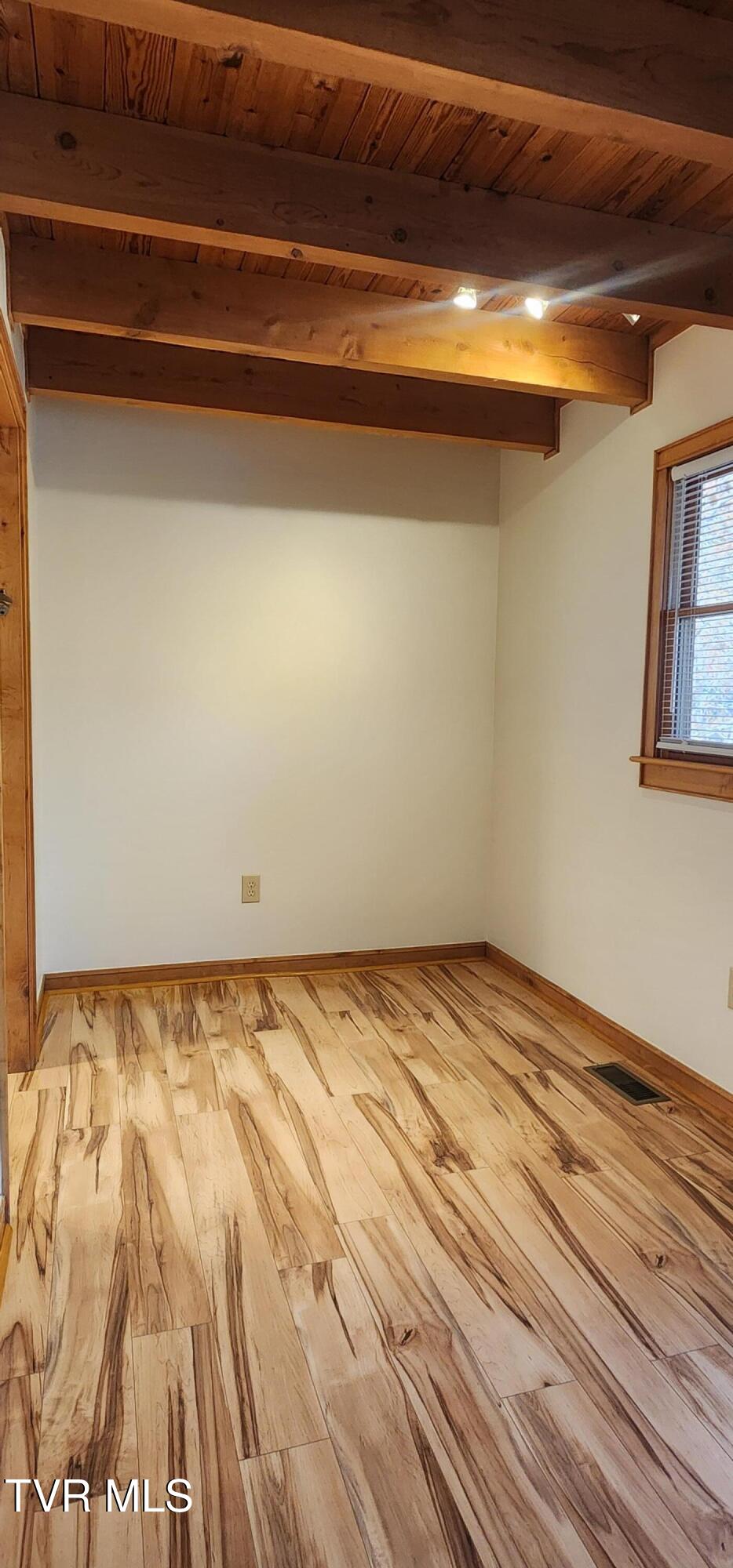 22089 Parks Mill Road Abingdon, VA 24211 - Photo 4 of 35 20251104_154332