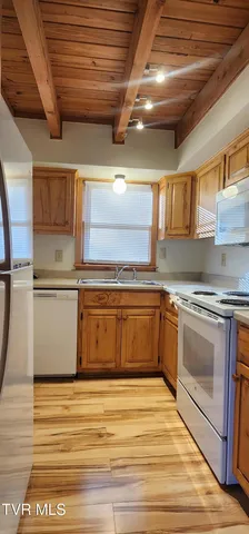 $1,550 | 22089 Parks Mill Road, Abingdon, VA 24211