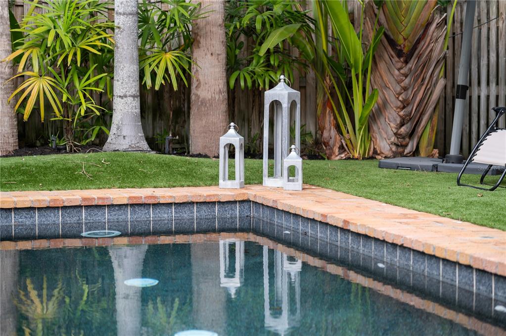 1723 Oak Street Sarasota, FL 34236 - Photo 16 of 34 a backyard of a house with lots of green space