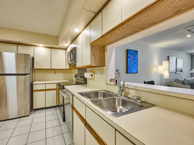 $5,000 | 3420 South Ocean Boulevard, Unit 11R, Highland Beach, FL 33487