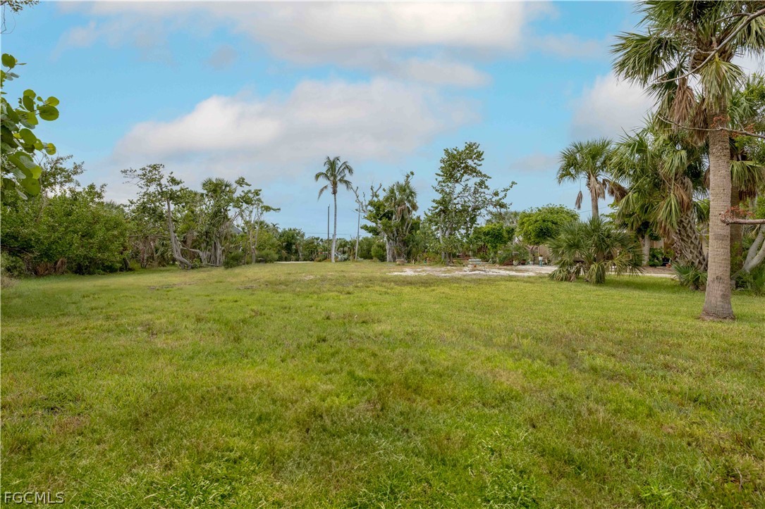 393-401 Raintree Place Sanibel, FL 33957 - Photo 8 of 10