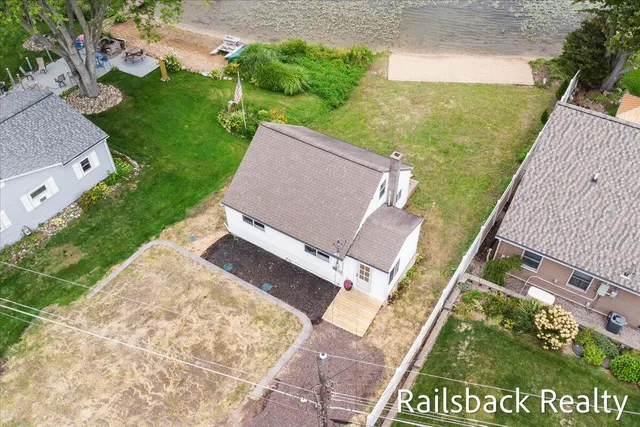 $319,900 | 2747 Van Dyke Street, Conklin, MI 49403