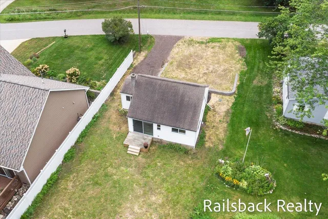 $319,900 | 2747 Van Dyke Street, Conklin, MI 49403