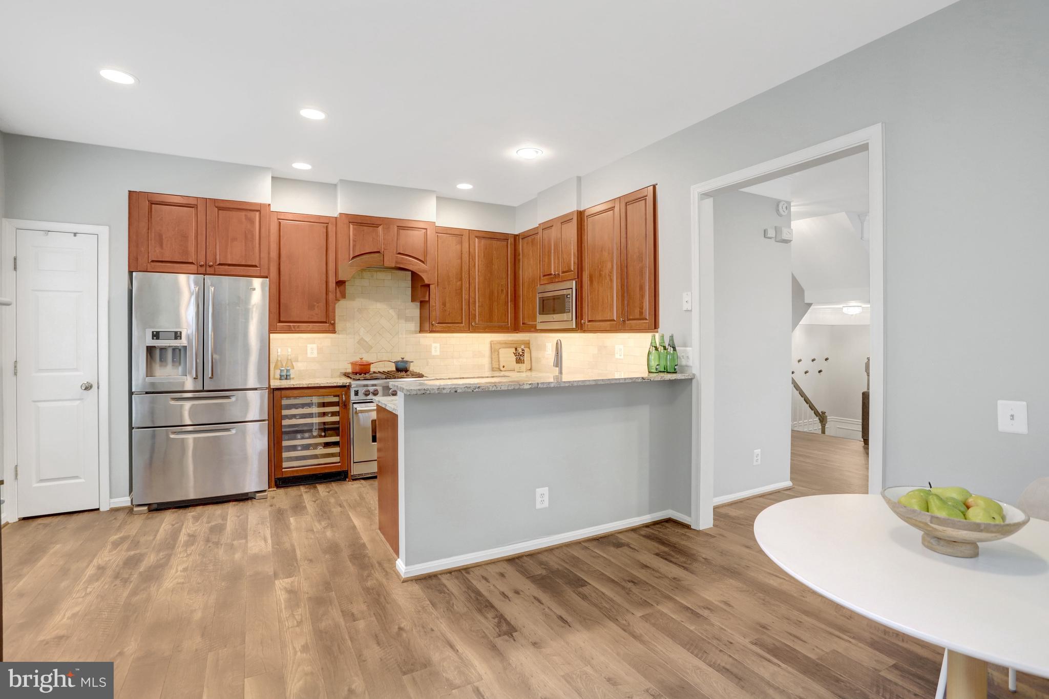 6043 Riddle Walk Alexandria, VA 22312 - Photo 9 of 53 Stainless appliances and ample cabinets.