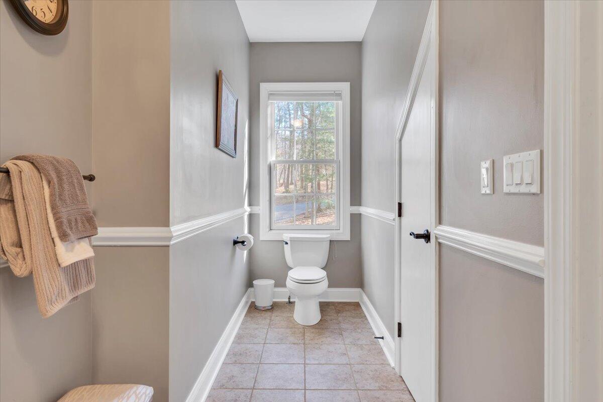 5565 Carons View Lane Roanoke, VA 24014 - Photo 63 of 118 a bathroom with a toilet and a shower