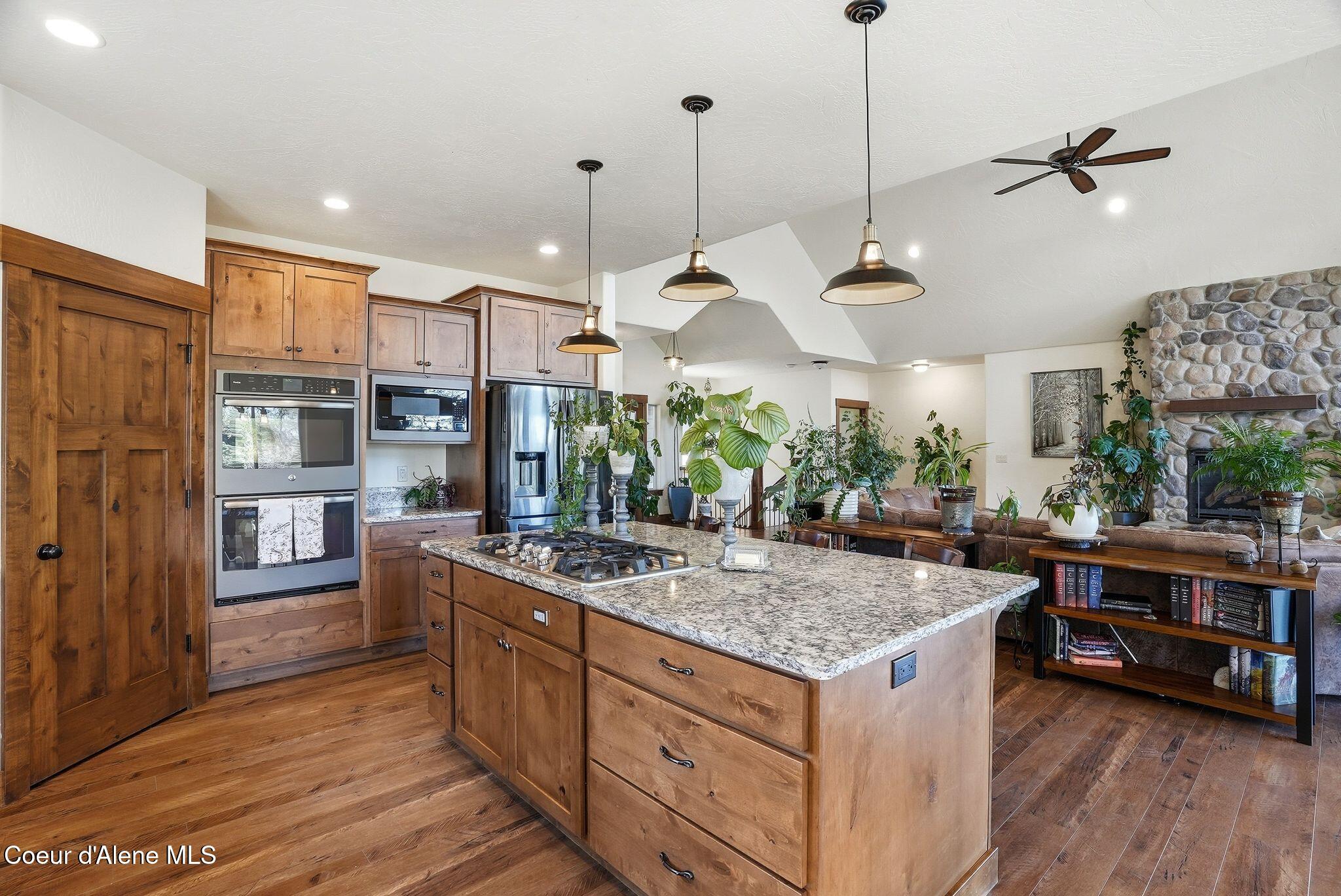 5774 West Kidd Island Road Coeur D'Alene, ID 83814 - Photo 13 of 44 Inside-Media-Kidd-11