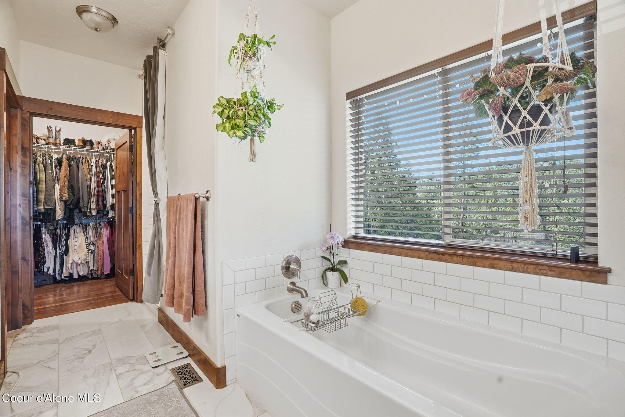 5774 West Kidd Island Road Coeur D'Alene, ID 83814 - Photo 18 of 44 Inside-Media-Kidd-16