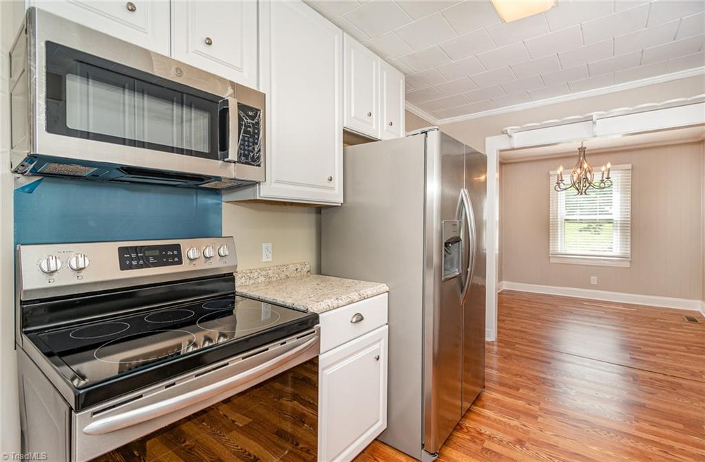 208 Rockspring Drive Thomasville, NC 27360 - Photo 12 of 28 Gallery Image 12