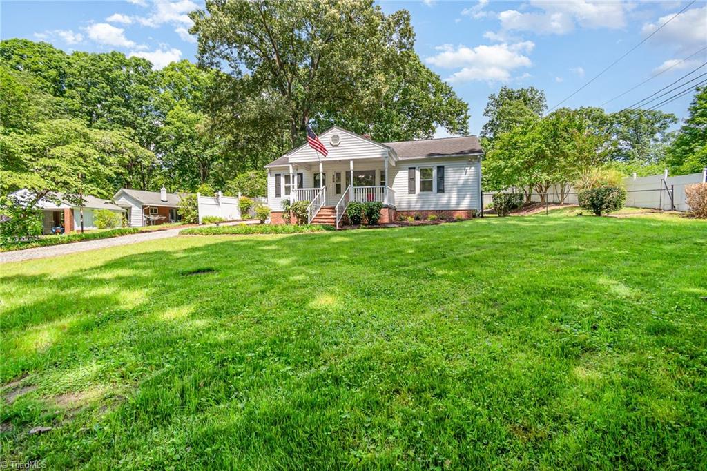 208 Rockspring Drive Thomasville, NC 27360 - Photo 3 of 28 Gallery Image 3