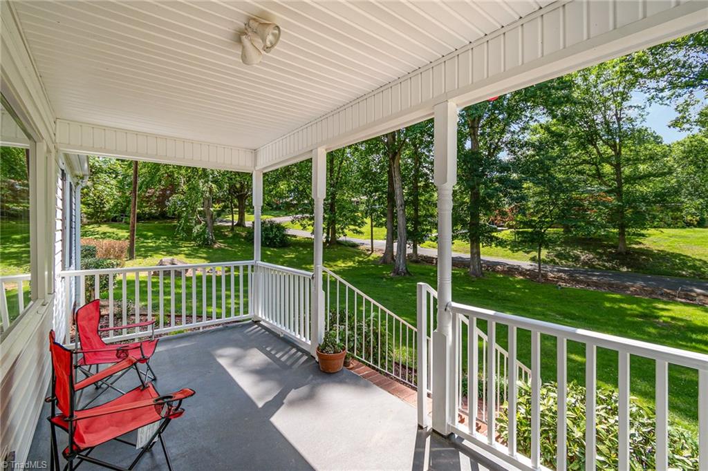 208 Rockspring Drive Thomasville, NC 27360 - Photo 5 of 28 Gallery Image 5