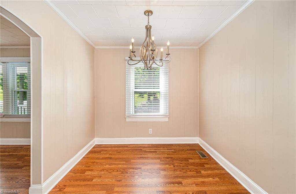208 Rockspring Drive Thomasville, NC 27360 - Photo 10 of 28 Dining room is off the living room and kitchen