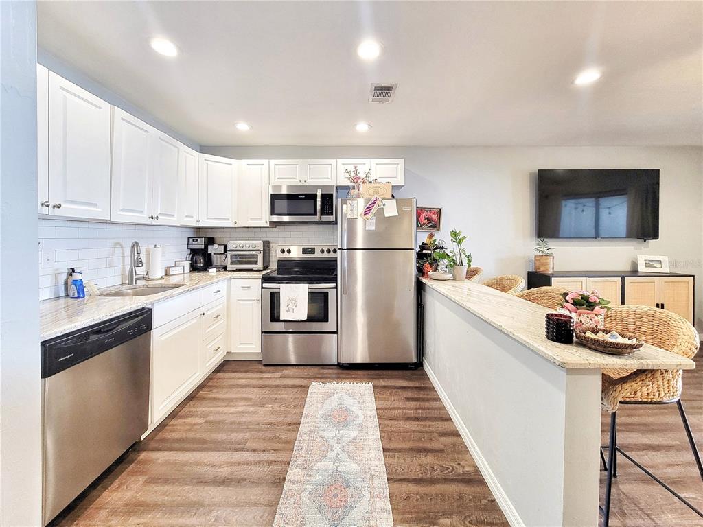 2830 Southwest 14th Drive Gainesville, FL 32608 - Photo 5 of 21