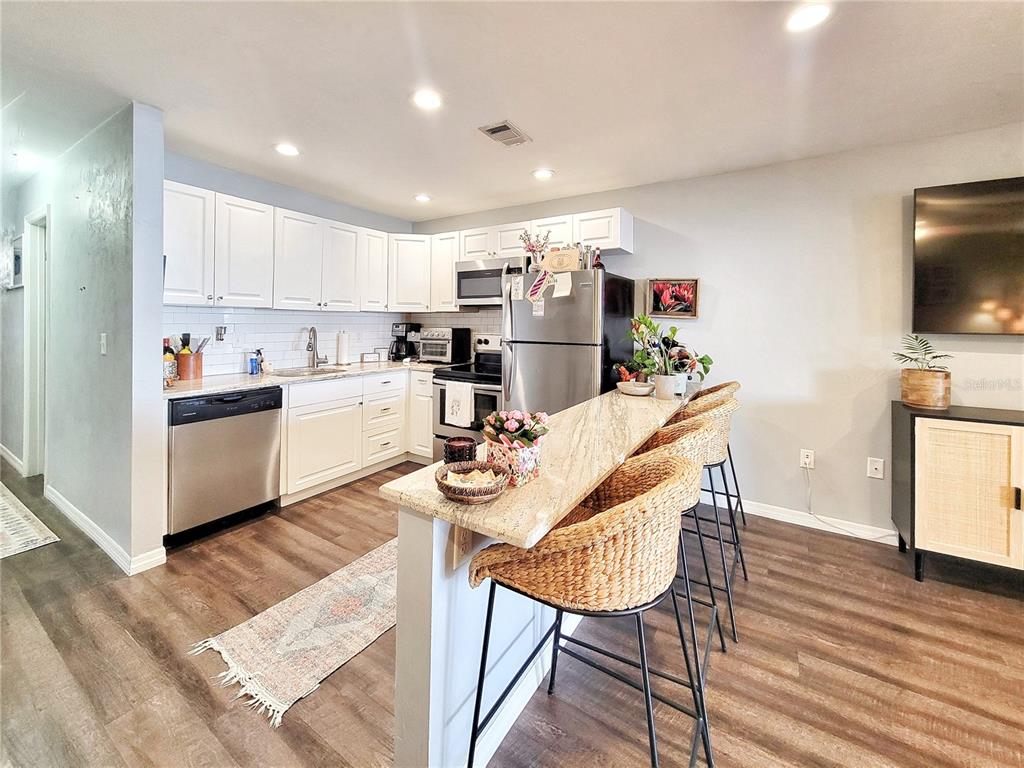 2830 Southwest 14th Drive Gainesville, FL 32608 - Photo 7 of 21