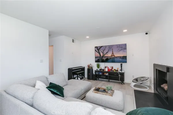 $3,595 | 3340 East Collins Avenue, Unit 21, Orange, CA 92867