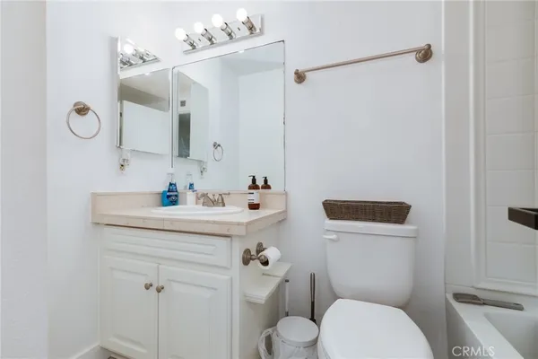 $3,595 | 3340 East Collins Avenue, Unit 21, Orange, CA 92867