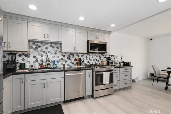 $3,595 | 3340 East Collins Avenue, Unit 21, Orange, CA 92867