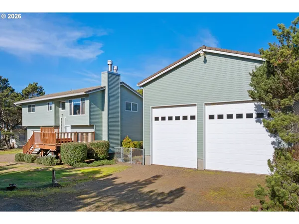 $950,000 | 5750 Holly Avenue, Cloverdale, OR 97112