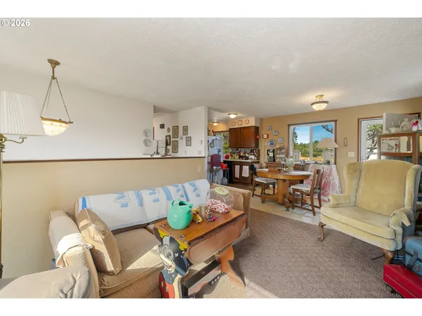 $950,000 | 5750 Holly Avenue, Cloverdale, OR 97112