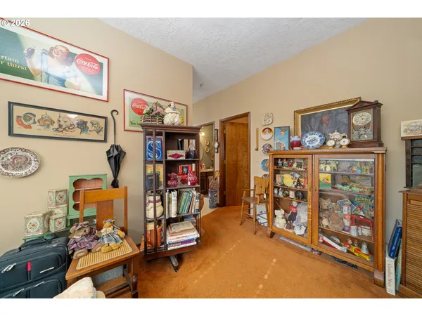 $950,000 | 5750 Holly Avenue, Cloverdale, OR 97112