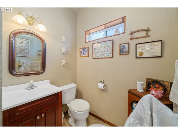 $950,000 | 5750 Holly Avenue, Cloverdale, OR 97112