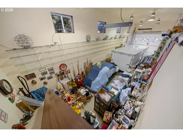 $950,000 | 5750 Holly Avenue, Cloverdale, OR 97112