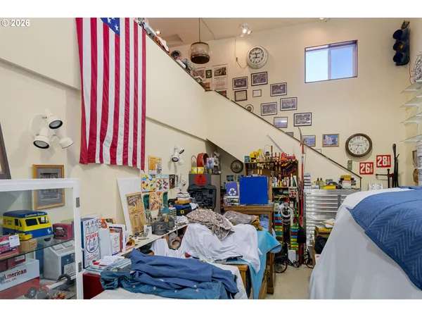 $950,000 | 5750 Holly Avenue, Cloverdale, OR 97112