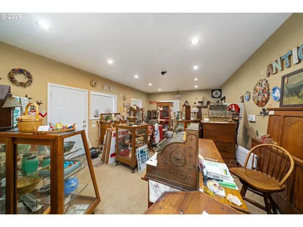 $950,000 | 5750 Holly Avenue, Cloverdale, OR 97112