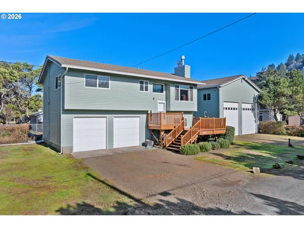 $950,000 | 5750 Holly Avenue, Cloverdale, OR 97112